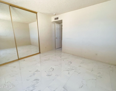 1602 W Fremont Road - Photo Thumbnail 6