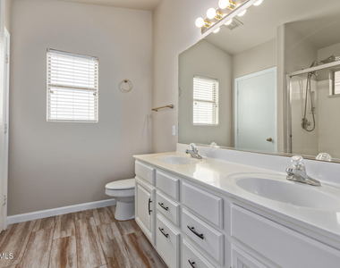 4607 E Abraham Lane - Photo Thumbnail 9