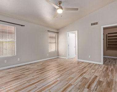 4607 E Abraham Lane - Photo Thumbnail 7