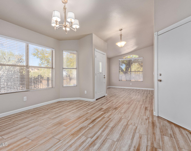 4607 E Abraham Lane - Photo Thumbnail 3