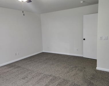23877 W Wayland Drive - Photo Thumbnail 15