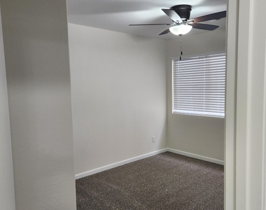 23877 W Wayland Drive - Photo Thumbnail 11