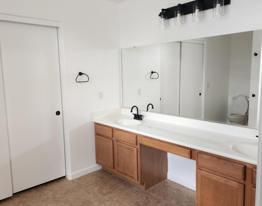 23877 W Wayland Drive - Photo Thumbnail 16