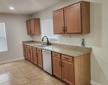 23877 W Wayland Drive - Photo Thumbnail 5