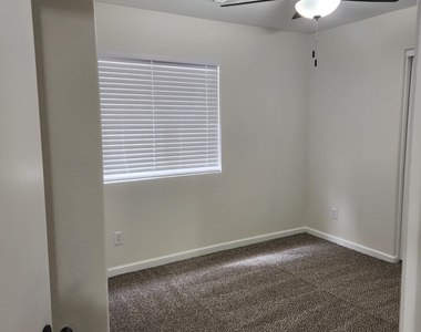 23877 W Wayland Drive - Photo Thumbnail 9