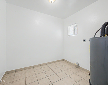 6944 W Solano Drive N - Photo Thumbnail 26