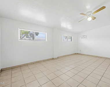6944 W Solano Drive N - Photo Thumbnail 22