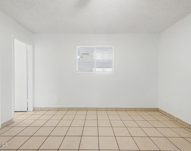 6944 W Solano Drive N - Photo Thumbnail 16