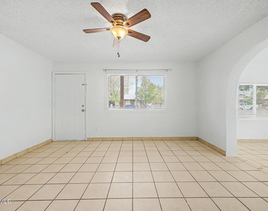 6944 W Solano Drive N - Photo Thumbnail 7