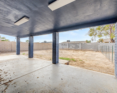 6944 W Solano Drive N - Photo Thumbnail 27