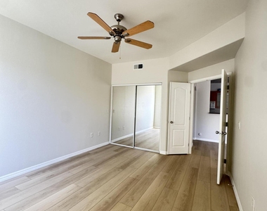 6900 E Princess Drive E - Photo Thumbnail 12