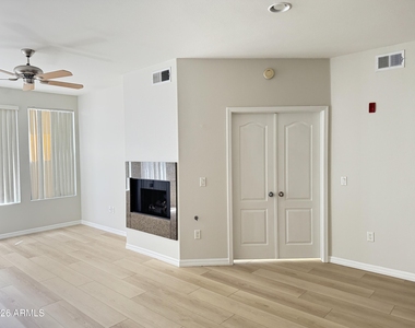 6900 E Princess Drive E - Photo Thumbnail 11