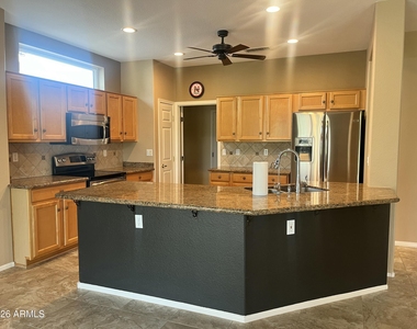 15186 W Las Brizas Lane - Photo Thumbnail 8