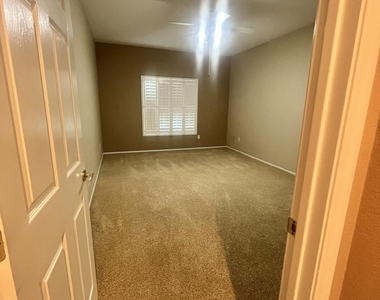 15186 W Las Brizas Lane - Photo Thumbnail 19