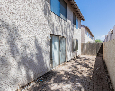 1077 W 1st Street - Photo Thumbnail 22