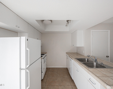 1077 W 1st Street - Photo Thumbnail 10
