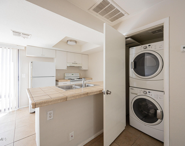 1077 W 1st Street - Photo Thumbnail 19