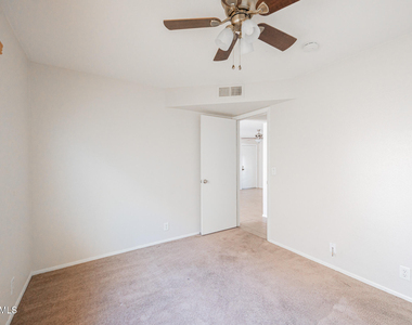 1077 W 1st Street - Photo Thumbnail 17