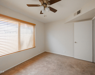 1077 W 1st Street - Photo Thumbnail 18