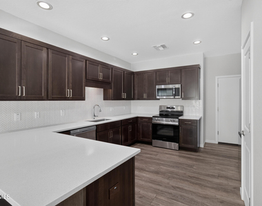 2030 E Michigan Avenue - Photo Thumbnail 4