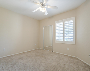 2929 W Yorkshire Drive - Photo Thumbnail 33