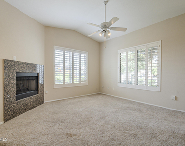 2929 W Yorkshire Drive - Photo Thumbnail 5