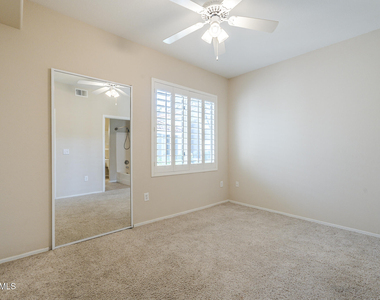 2929 W Yorkshire Drive - Photo Thumbnail 29