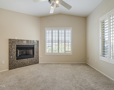 2929 W Yorkshire Drive - Photo Thumbnail 6