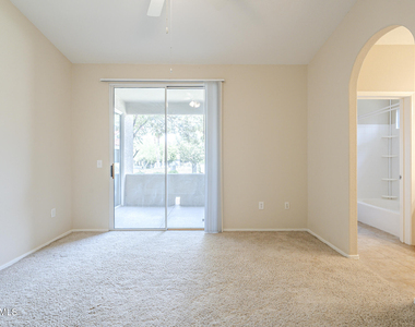 2929 W Yorkshire Drive - Photo Thumbnail 24