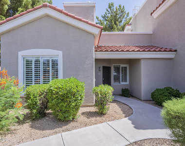 2929 W Yorkshire Drive - Photo Thumbnail 1