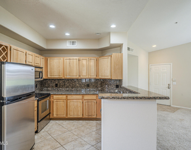 2929 W Yorkshire Drive - Photo Thumbnail 17
