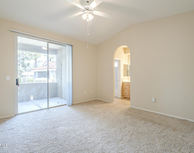 2929 W Yorkshire Drive - Photo Thumbnail 20