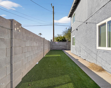 1110 N 10th Street - Photo Thumbnail 4