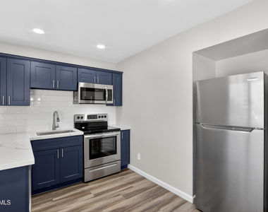 1110 N 10th Street - Photo Thumbnail 13
