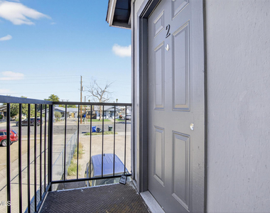 1110 N 10th Street - Photo Thumbnail 5
