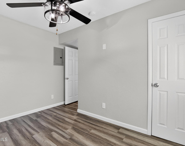 1110 N 10th Street - Photo Thumbnail 21