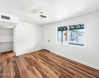 1846 N 51st Street - Photo Thumbnail 4