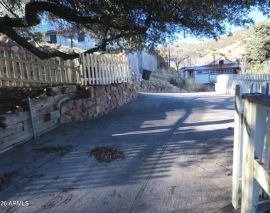 638 Tombstone Canyon - Photo Thumbnail 12