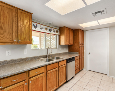 20439 N Skylark Drive - Photo Thumbnail 15