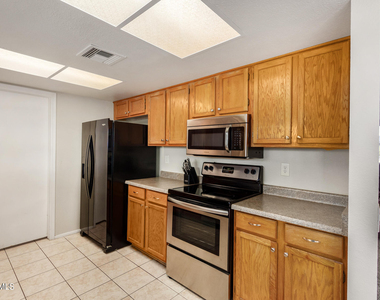 20439 N Skylark Drive - Photo Thumbnail 14