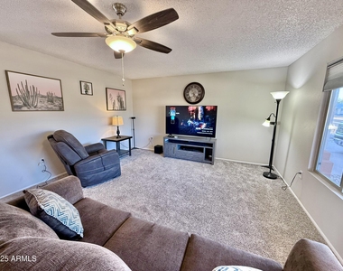 20439 N Skylark Drive - Photo Thumbnail 9