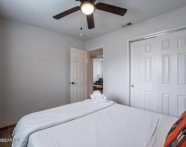 1206 E Tempe Drive - Photo Thumbnail 7