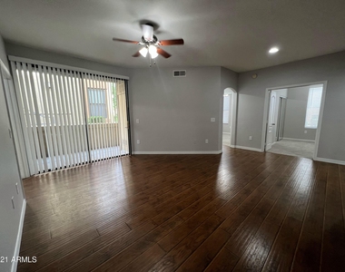 6900 E Princess Drive - Photo Thumbnail 4