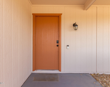 20439 N Skylark Drive - Photo Thumbnail 5