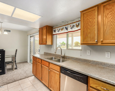 20439 N Skylark Drive - Photo Thumbnail 13