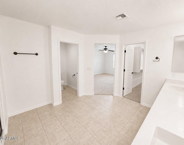 1131 E Binner Drive - Photo Thumbnail 18