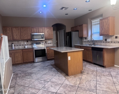 2234 W Peak View Road - Photo Thumbnail 8