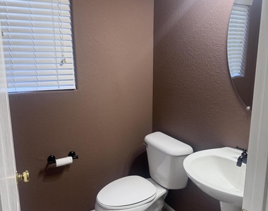 2234 W Peak View Road - Photo Thumbnail 7
