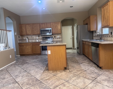 2234 W Peak View Road - Photo Thumbnail 16