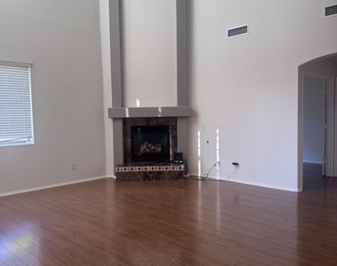 2234 W Peak View Road - Photo Thumbnail 18